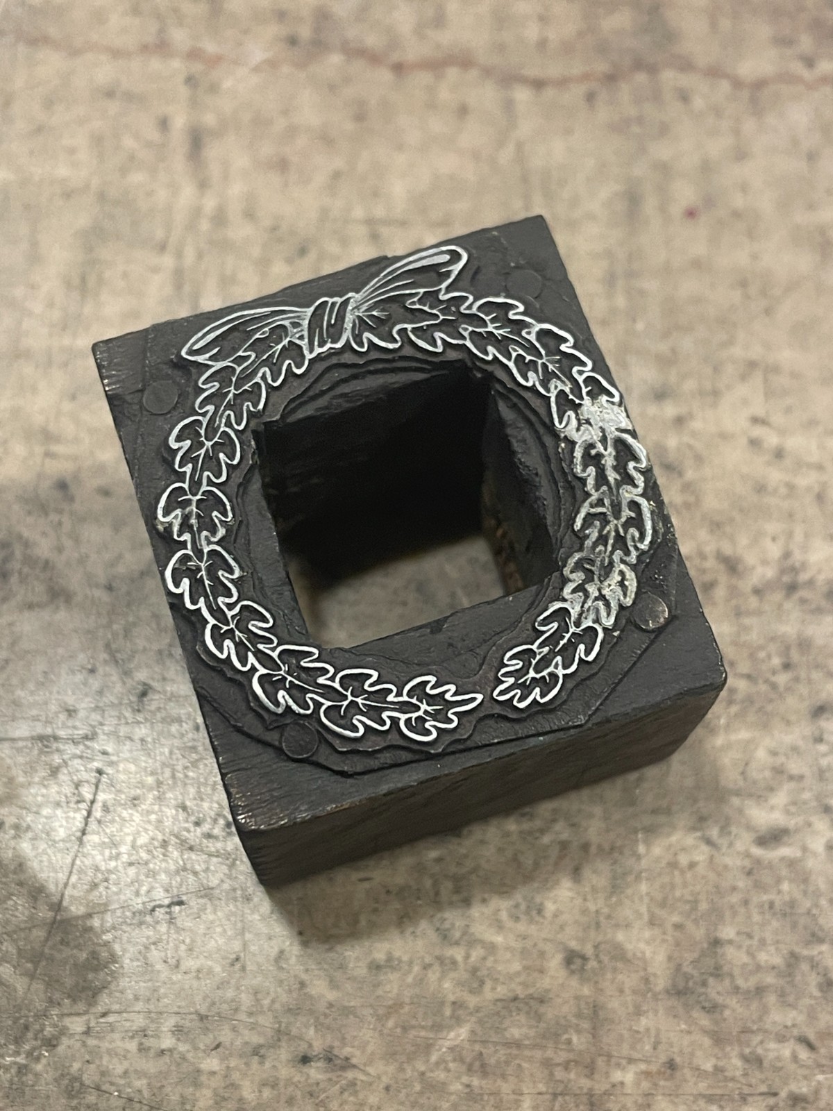 Printing Letterpress Printers Block Mortised Wreath Border Holiday (1659)