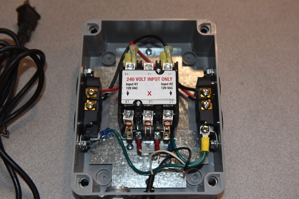 Titan Controls Spartan Series 4 Light 240V Controller w/120V trigger cable