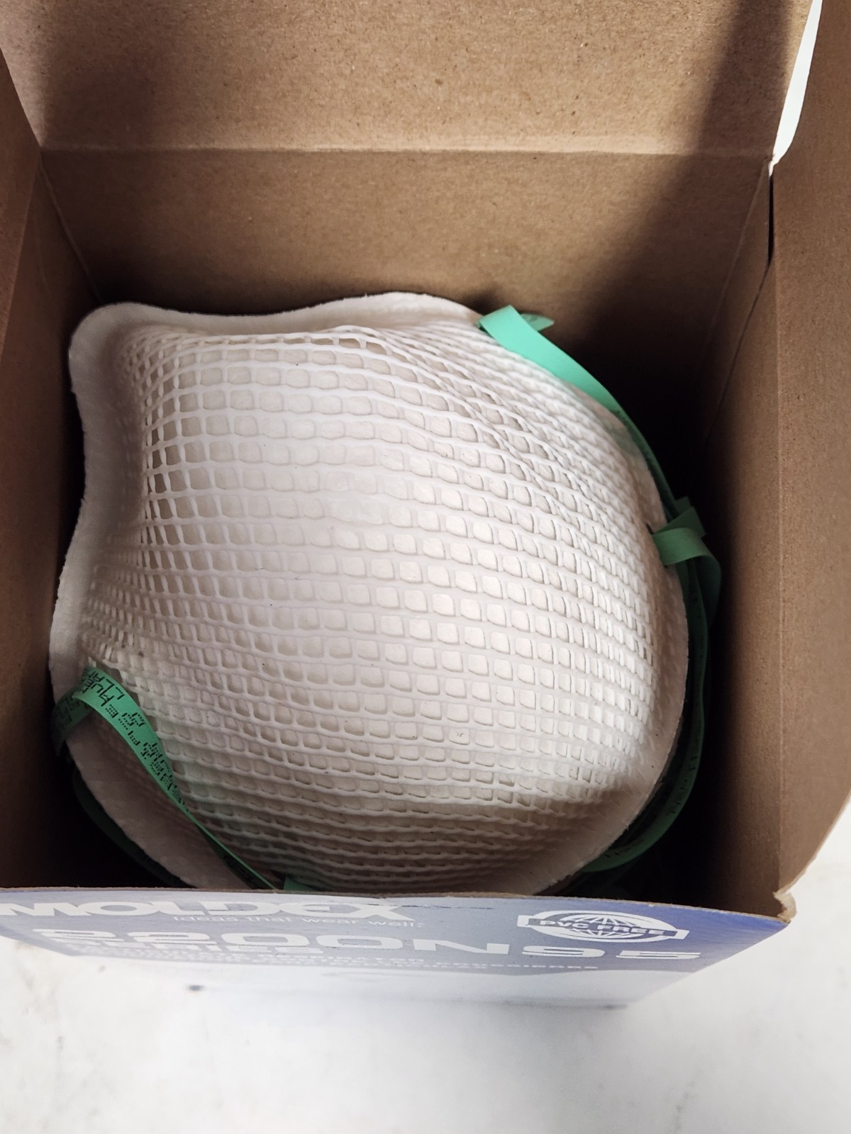 (1 box) Moldex 2200N95 2207 N95 Respirator Mask, Medium/Large 20 Masks per Box