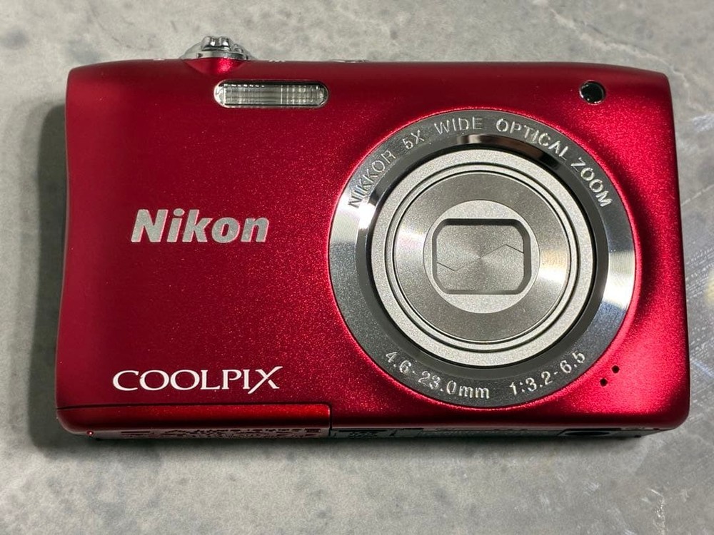 Nikon Coolpix S2900 Red Compact Digital Camera Excellent Condition