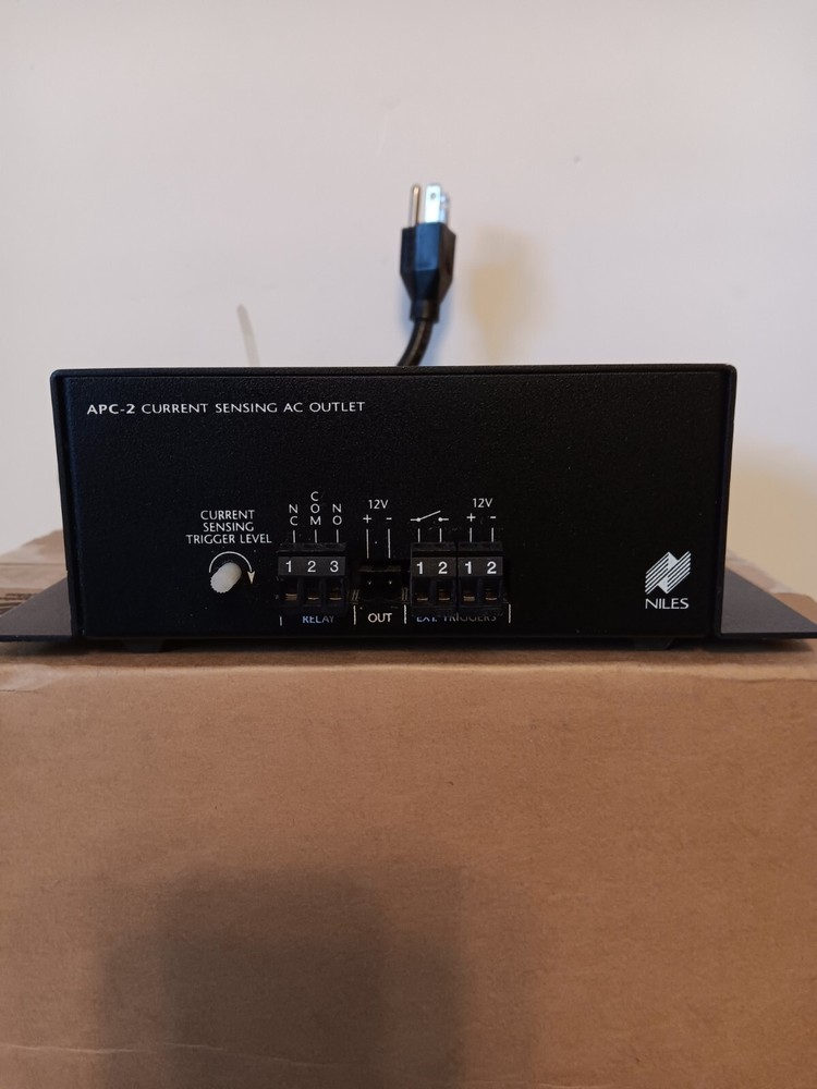 Niles Audio APC-2 Current-Sensing Outlet Switcher (NEW)