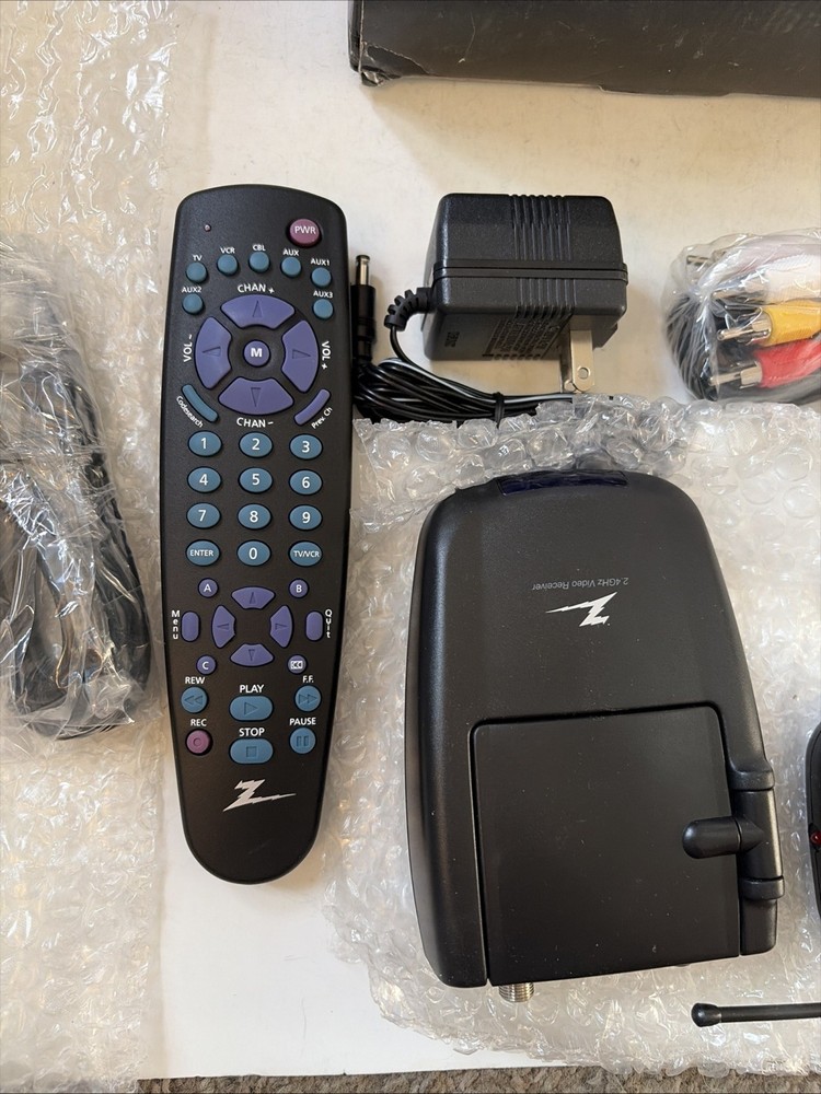 Zenith Wireless Stereo Audio Video Sender Kit COMPLETE!