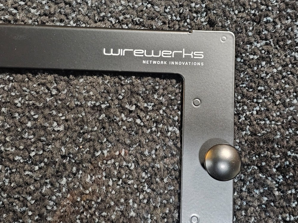 Wirewerks WW-001993 4U Magnetic Access Panel Black