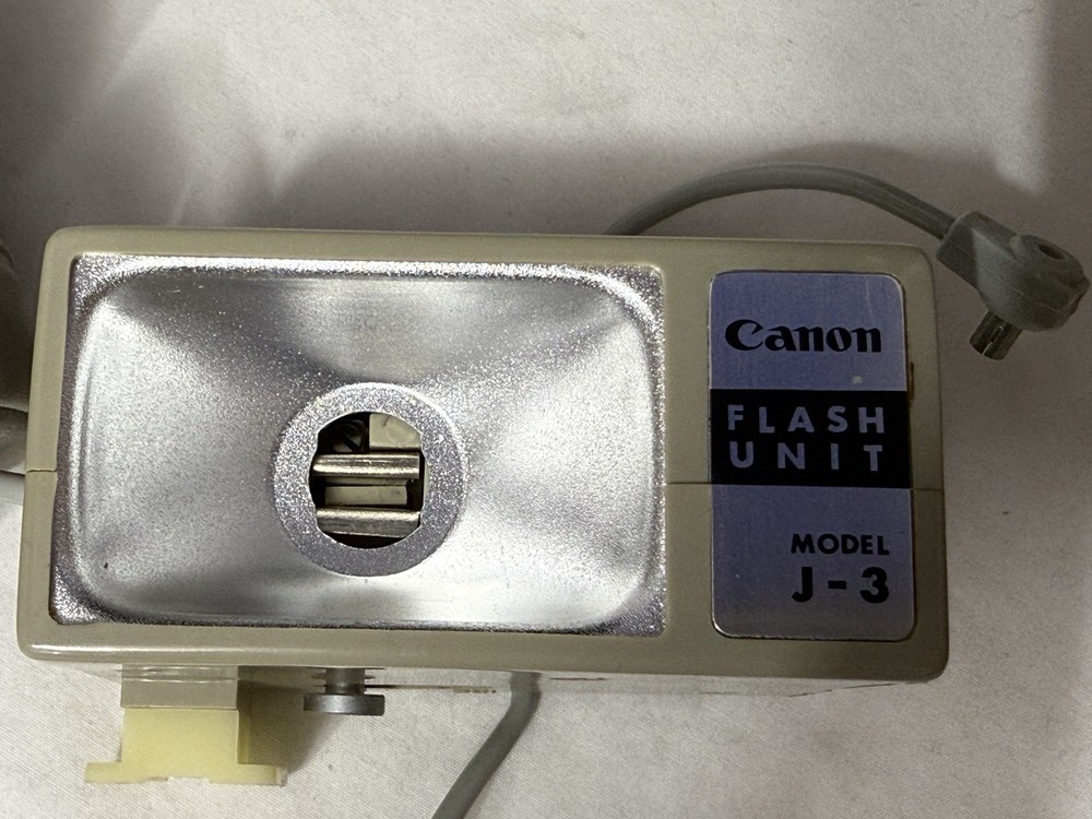 Vintage Canon Flash Unit Model J-3 With Case – External Flash Accessory (S2)