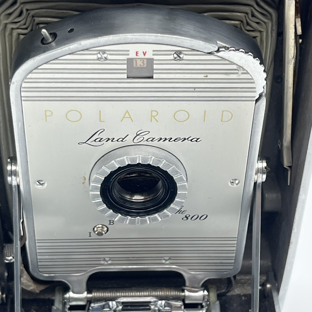 1950's Polaroid Land Camera Model 800 - Untested - NEEDS HINGE REPAIRS