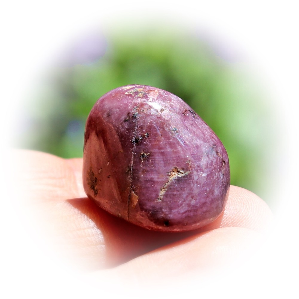 Tumbled Stone: Ruby, Red Corundum from India (RUB610)