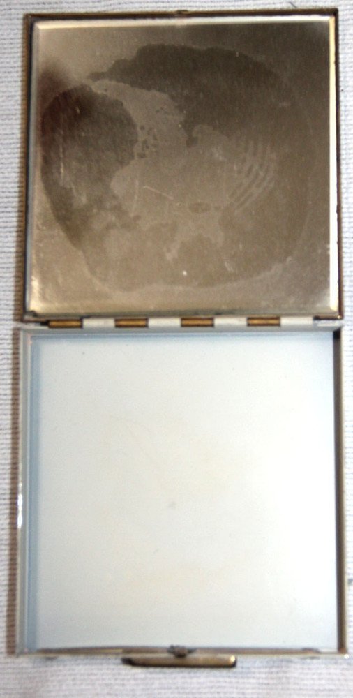 ORIGINAL WWII PATRIOTIC HOME FRONT MAKEUP COMPACT IN ORIGINAL BOX