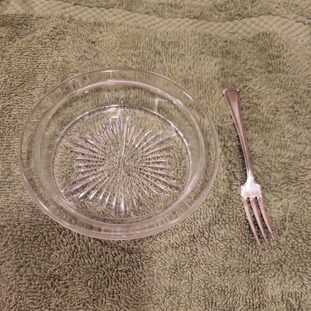 SMALL VINTAGE SILVER PLATE ON NICKEL BASKET FOR NUTS CANDY CRYSTAL MADE BOTTOM