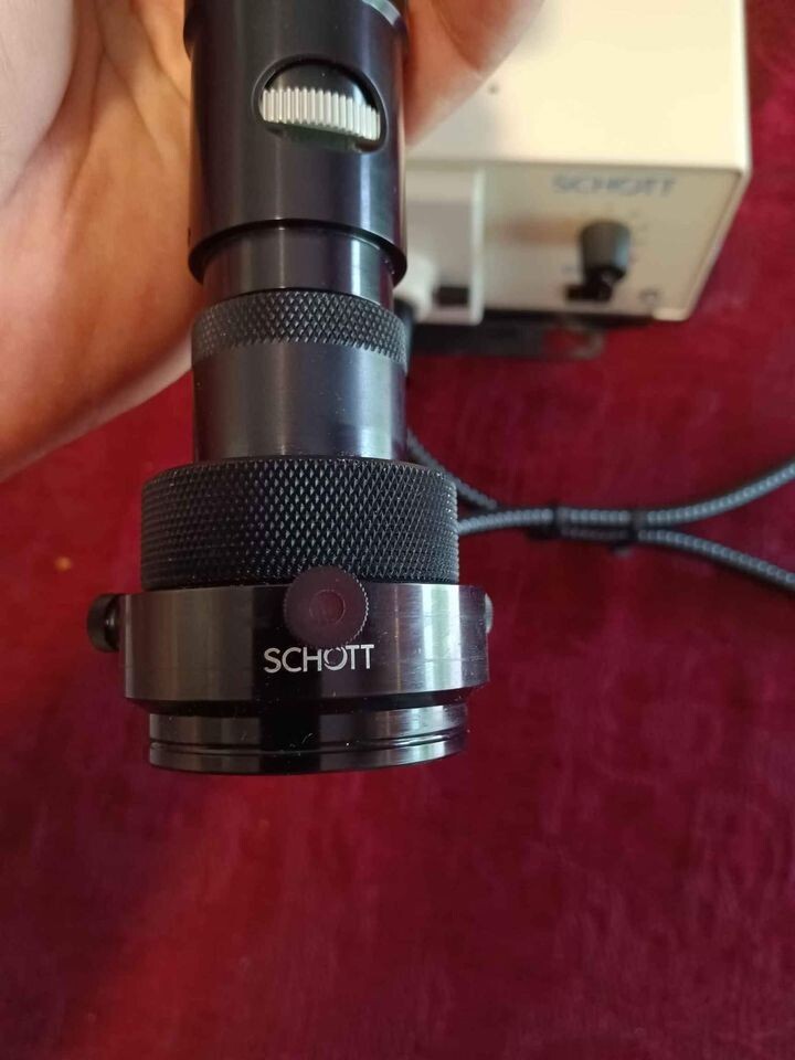 SCHOTT DCR III DC-REGULATED LIGHT SOURCE