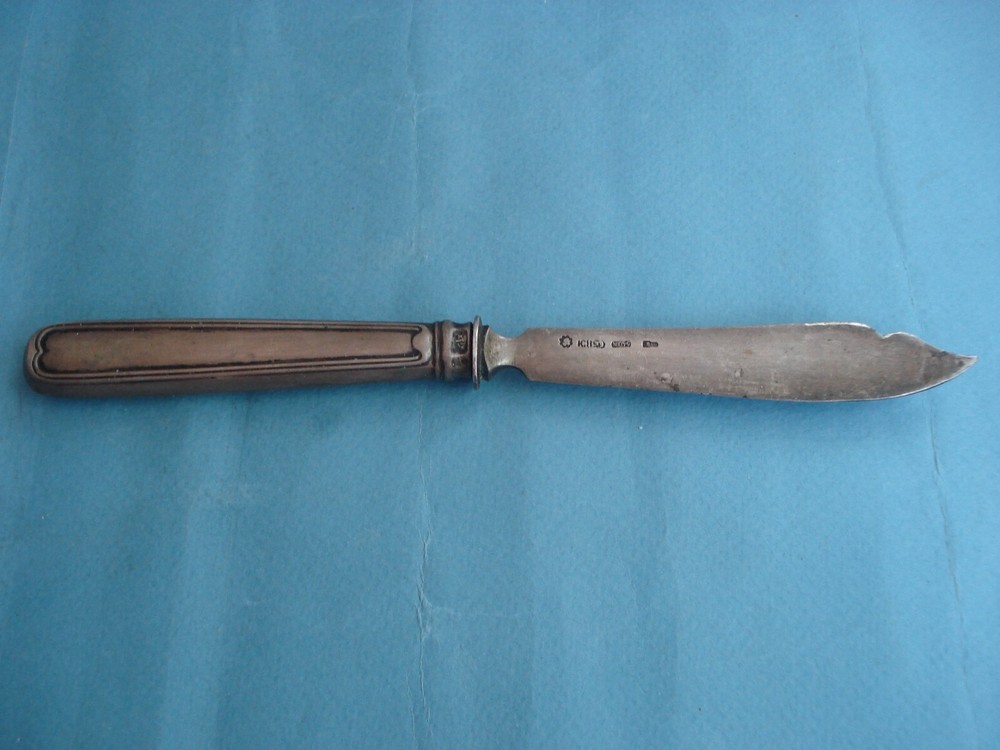 Butter knife. Silver 800 test.
