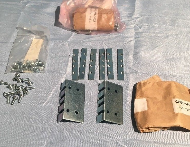 2 Chenbro CA8600-PM-0002 Rack Mounting Bracket w/-0008 Hardware kits