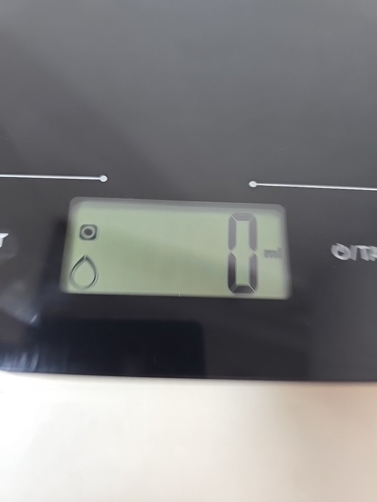 Compact Digital Kitchen Scale 5 kg Black
