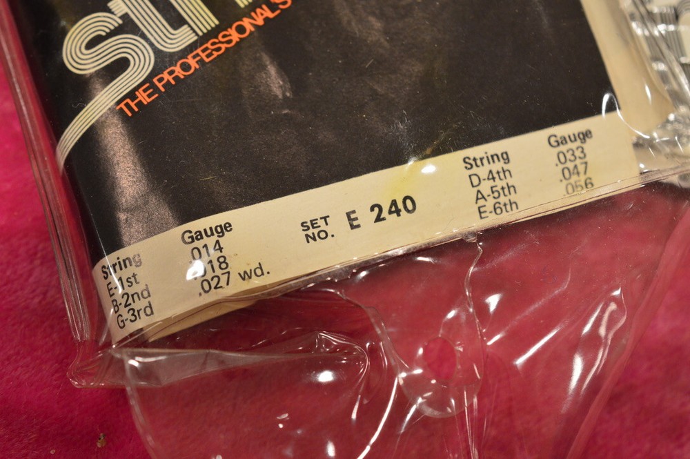 Vintage 1960's Gibson String Pack - UNOPENED Case Candy - Flatwound .14 - .56