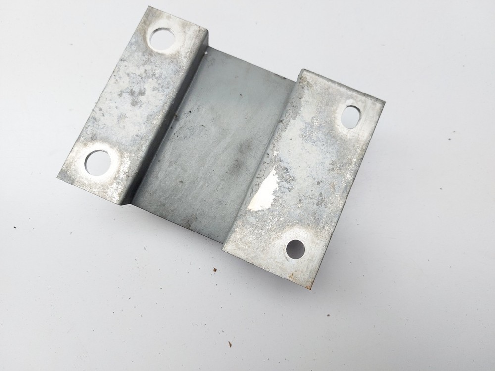 JAGUAR XK X150 FRONT WING SUPPORT BRACKET 2006