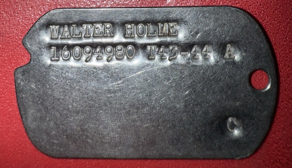 WW2 Dog Tag Named To Holme Who Served Overseas In 1945 As A Bomber Crewman (1)