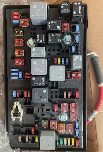 GM fuse box 13343936 New OEM