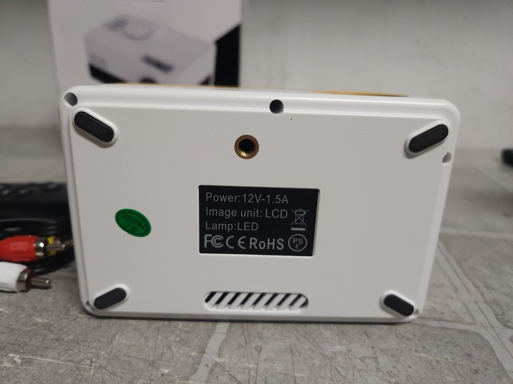 LED Mini Projector TFT LCD w/Remote