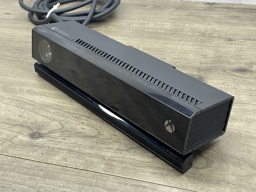 Microsoft Model 1520 Xbox One Kinect Camera Motion Sensor Bar Used Black