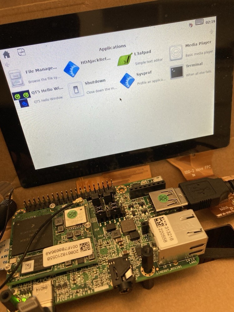 Google Android Things Developer Kit, Cardboard computer, 5" LCD touch-screen