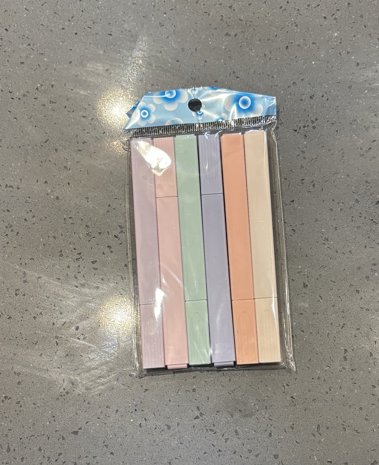 The Bible In A Year: A 52-Week Bible Study Guide W/Bible Tabs & Highlighters