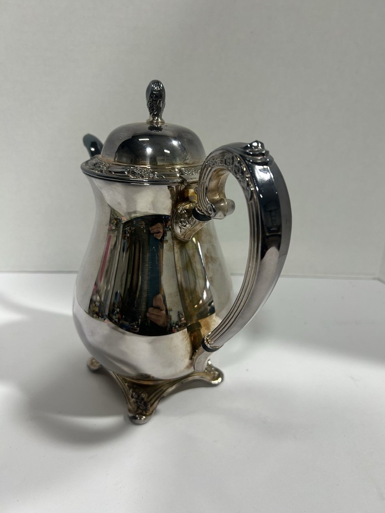 Vintage Oneida SilverSmiths Silver Plated Hinged Lid Coffee Server