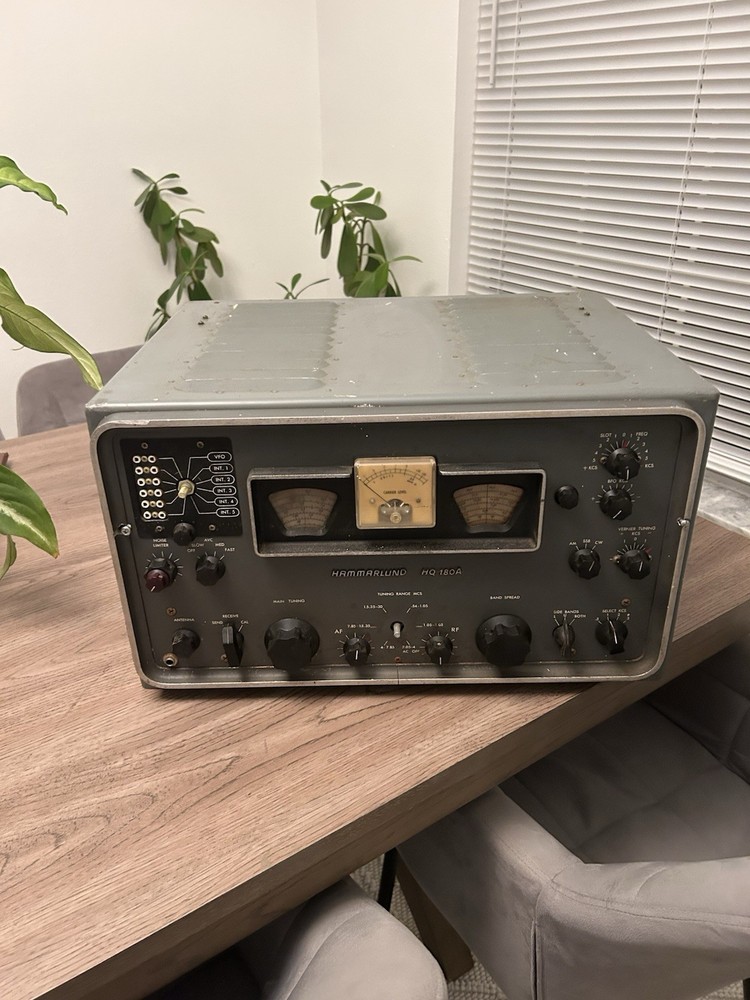 Rare Hammarlund HQ-180XE Tube Receiver - Powers Up - For Restoration