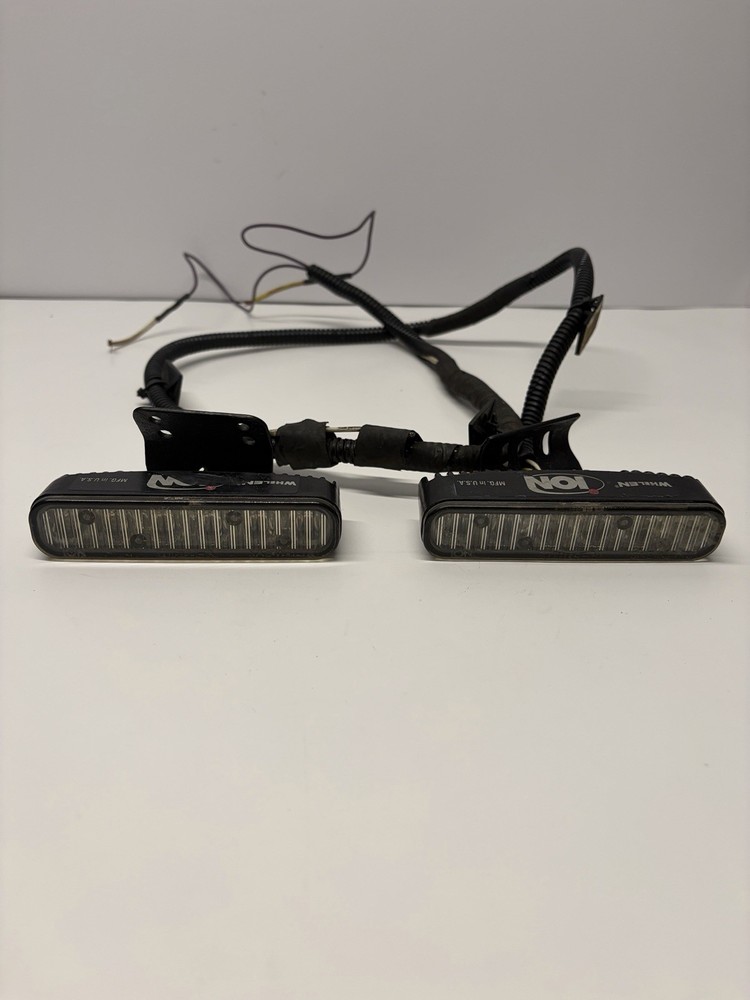 AMBER Whelen STEADY ION with bracket (2 Pack)