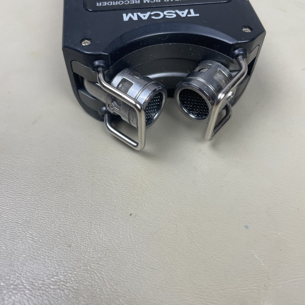 TASCAM DR-40 Linear PCM Digital Recorder