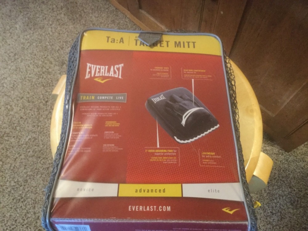 New Everlasting Advanced Target Mitt. Adult. 7526.
