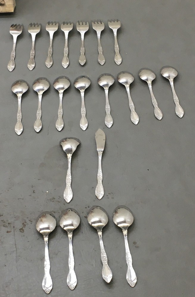 Oneida Silversmith Norhland Silversmith 50 Pc Set Missing 5 Utensils, Carolina