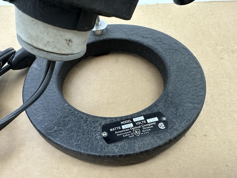 MICROSCOPE ILLUMINATOR Antique Spotlight Model 370 American Optical Co.