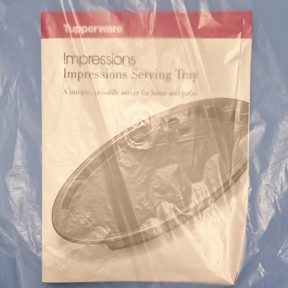 Tupperware Impressions Blue Oval Plastic Serving Tray for Serving and Display