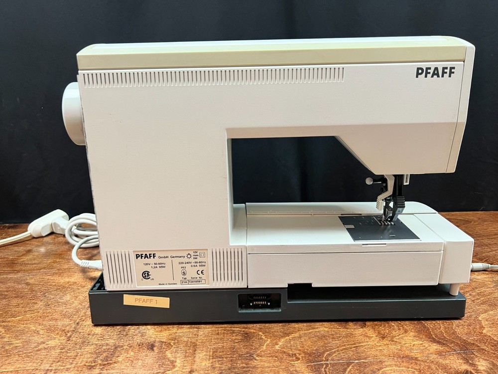 Pfaff Creative 2144 Computerized Sewing Machine