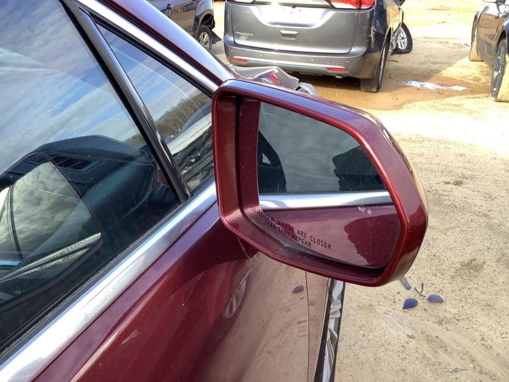 XT5 2017 Glove Box 4925385