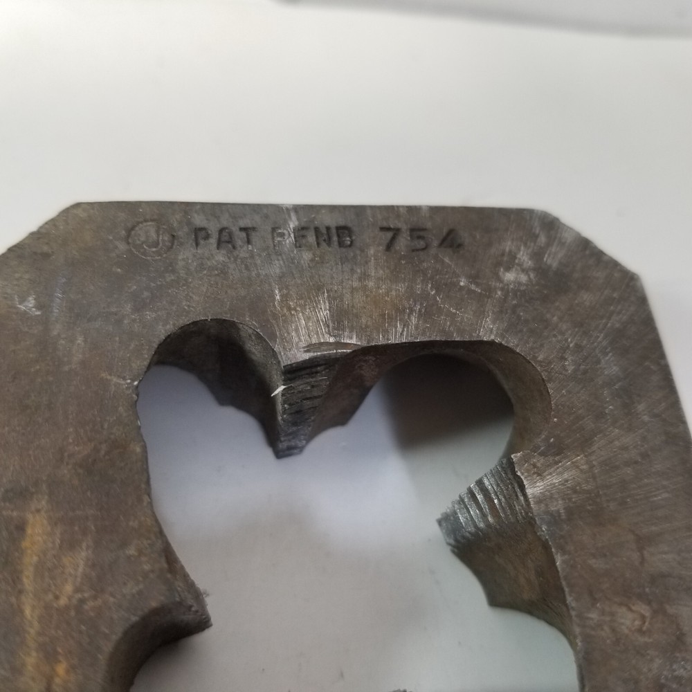Unbranded DIE LOT Pipecutter
