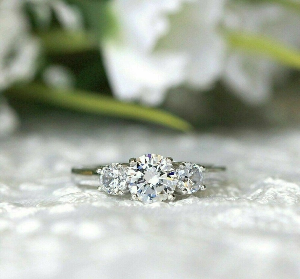 Lab-Created 2.40 Ct Round Cut White Diamond Wedding Ring 925 Sterling Silver