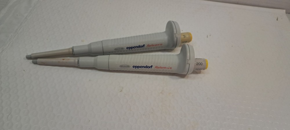lot of 2 Eppendorf Reference 200 ul Pipette