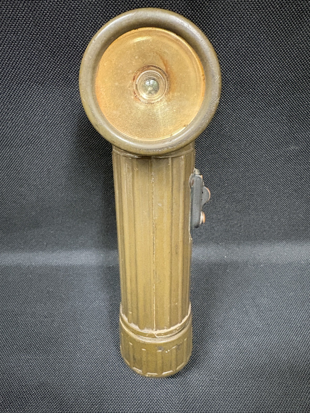 USGI WWII Era Bright Star Anglehead Flashlight Model TL-122-B (Unworking)