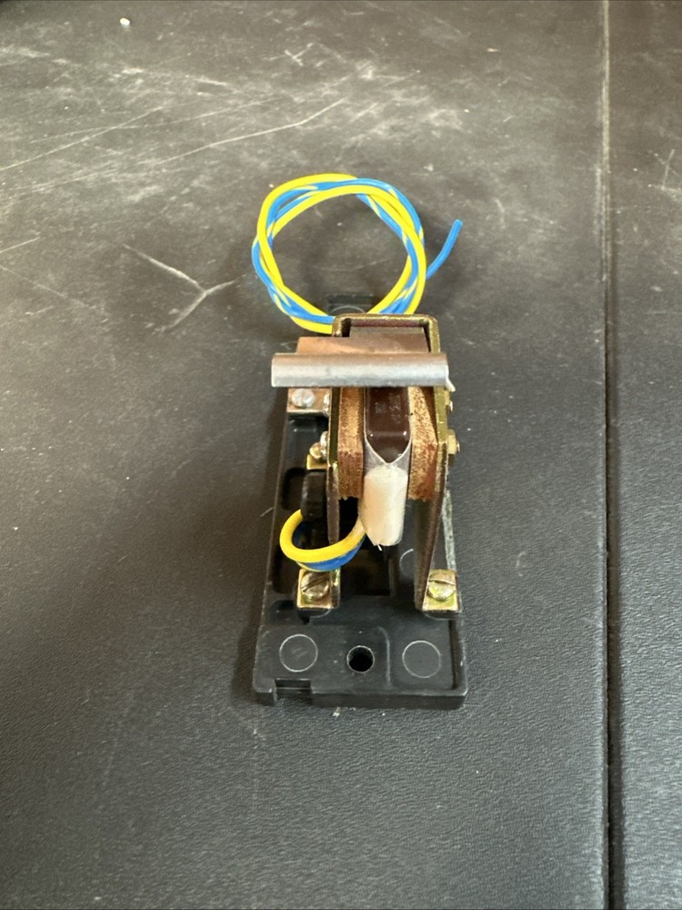 SQUARE D AUX SWITCH (USED) LA11212
