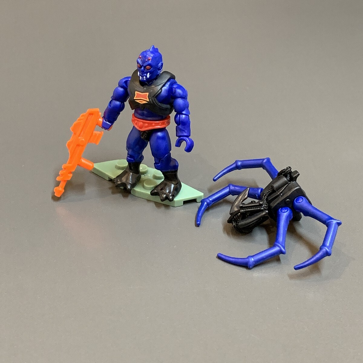 Ultra Rare NEW 2 MEGA Construx ETERNIA BATTLEGROUND MOTU BUZZ-OFF WEBSTOR FIGURE