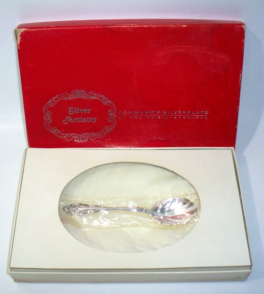Silver Artistry Community Silverplate Oneida Silversmiths Serving Dish w/ Spoon