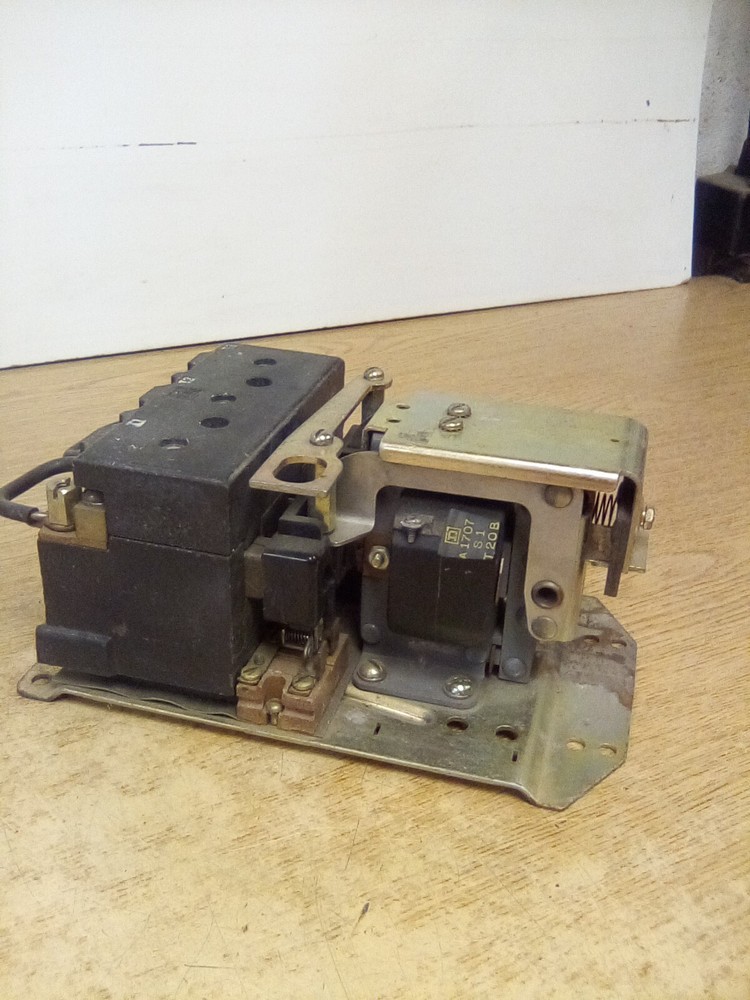 Square D Contactor W/ A1707 Coil