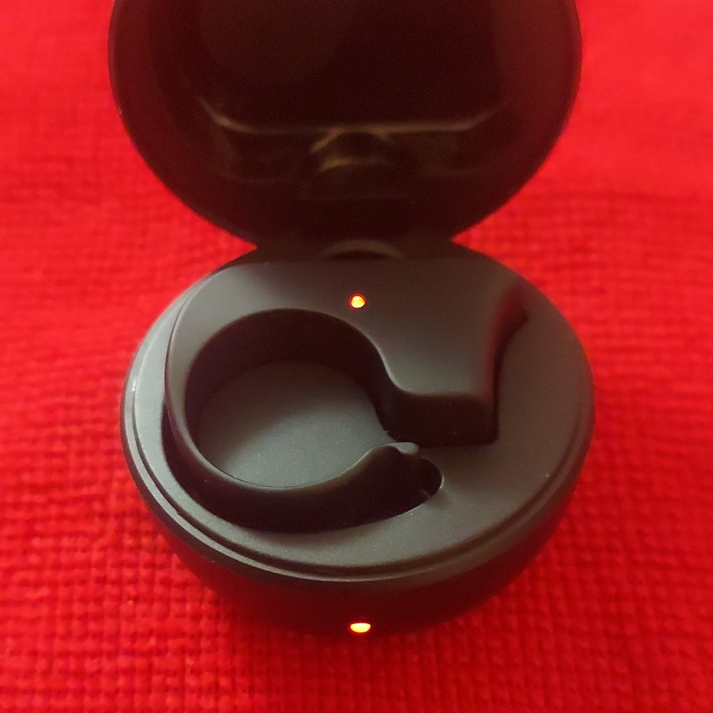 TikTok Scrolling Ring Remote Control, Camera Shutter Remote, Wireless Black