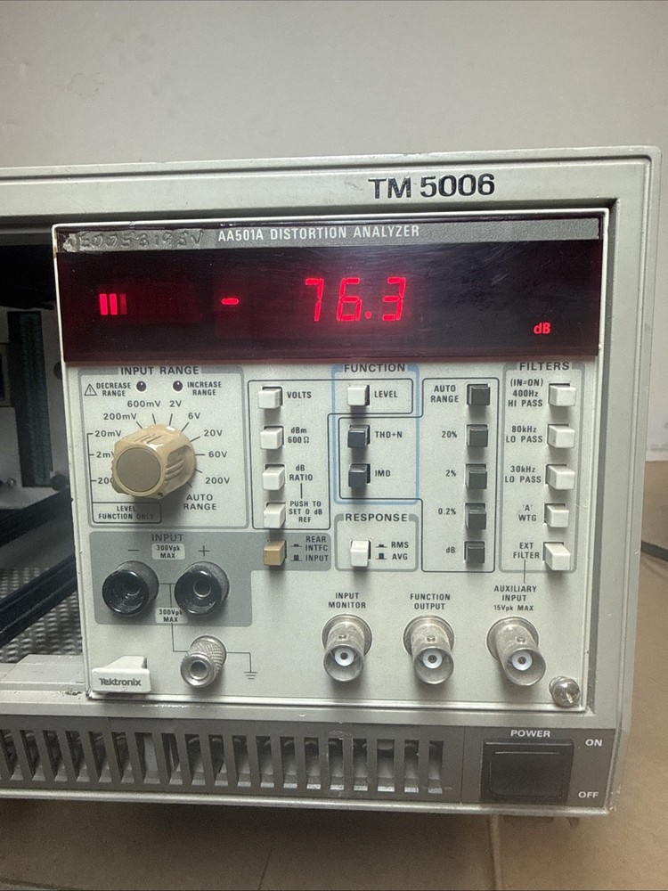 Tektronix AA501A Distortion Analyzer Plug in - Turns On