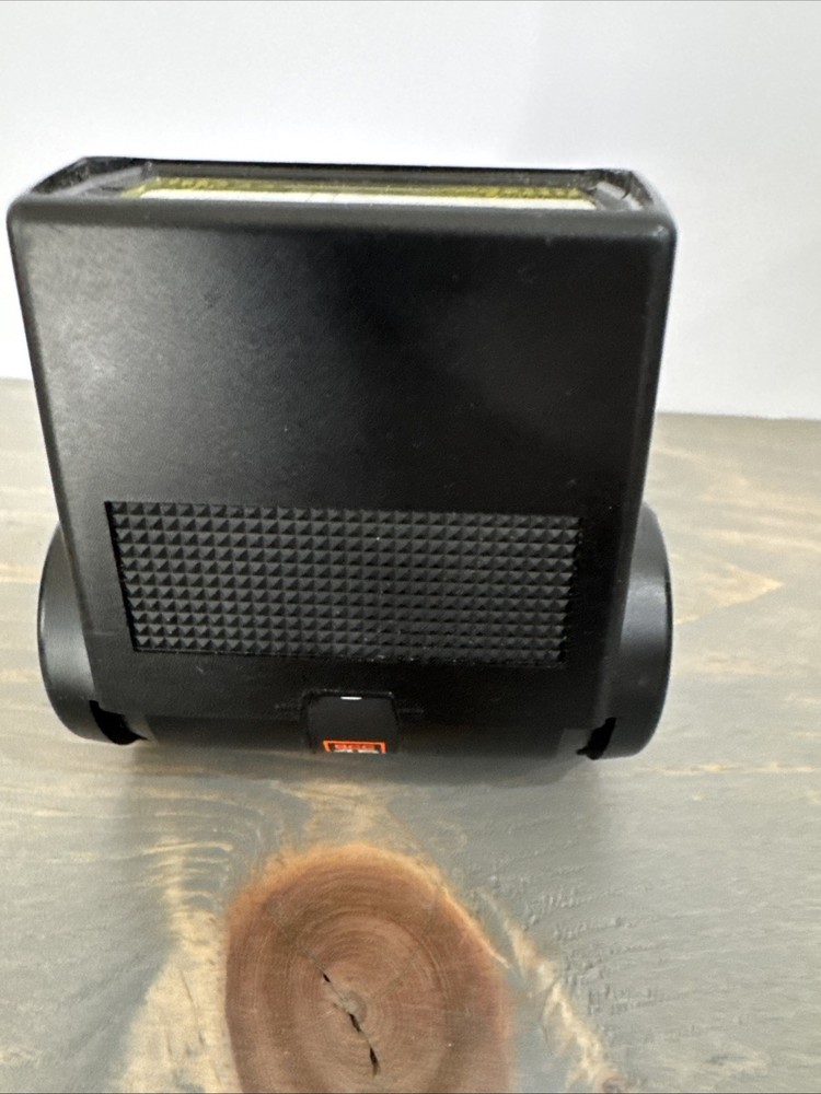 Vivitar Auto Thyristor 283 Auto Electronic Flash Camera DSLR Accessory Untested