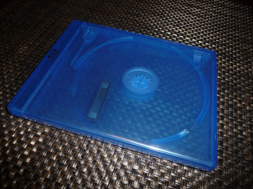 Blu-ray multi-capacity 4-DISC EMPTY CASE only (holds 4 discs, normal thickness!)