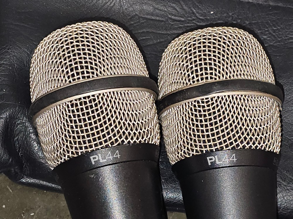 PAIR ELECTRO-VOICE PL44 DYNAMIC SUPERCARDIOID MICROPHONE (WORKS)