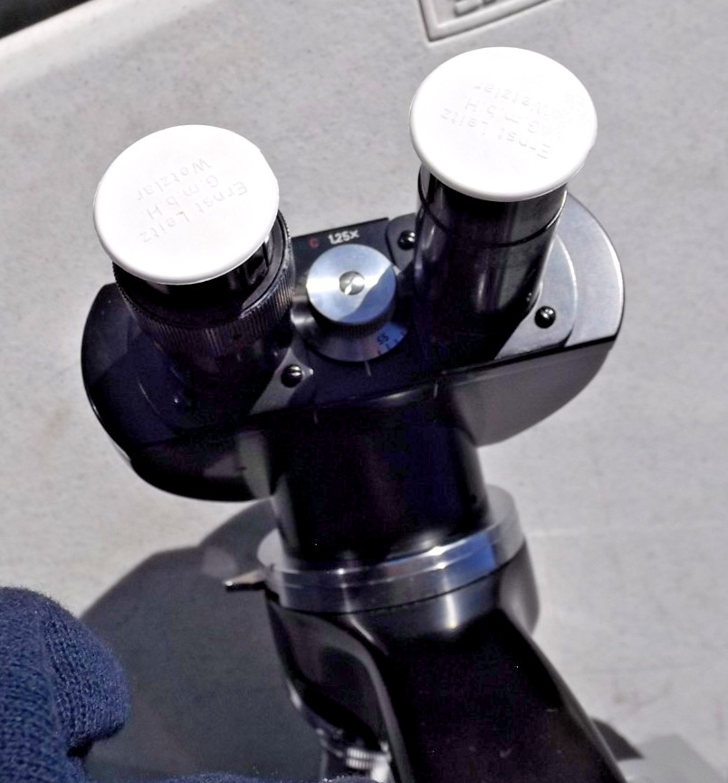 Used Ernst Leitz Wetzlar Microscope w/ case & lens & light