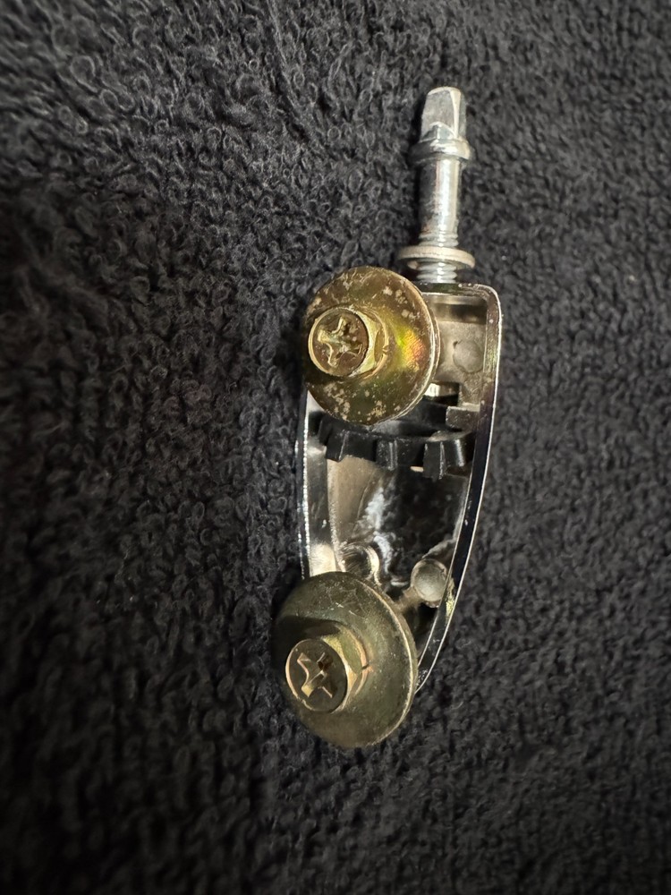 Yamaha Stage Custom tom drum lugs. Complete, excellent.