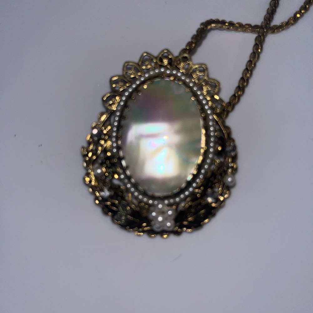 Very Nice Brooch With A Chain